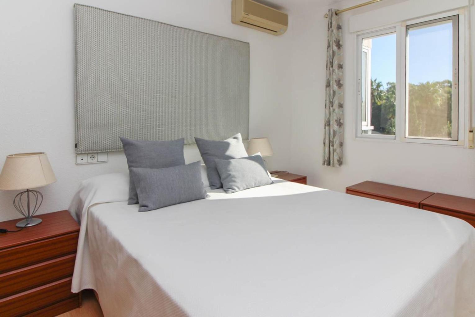 Apartamento Golf Pau Casals 阿尔比尔 外观 照片